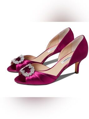 NINA Corrine Wine size 7 M
